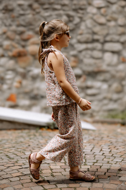 Set Sarah, Musselinblumen