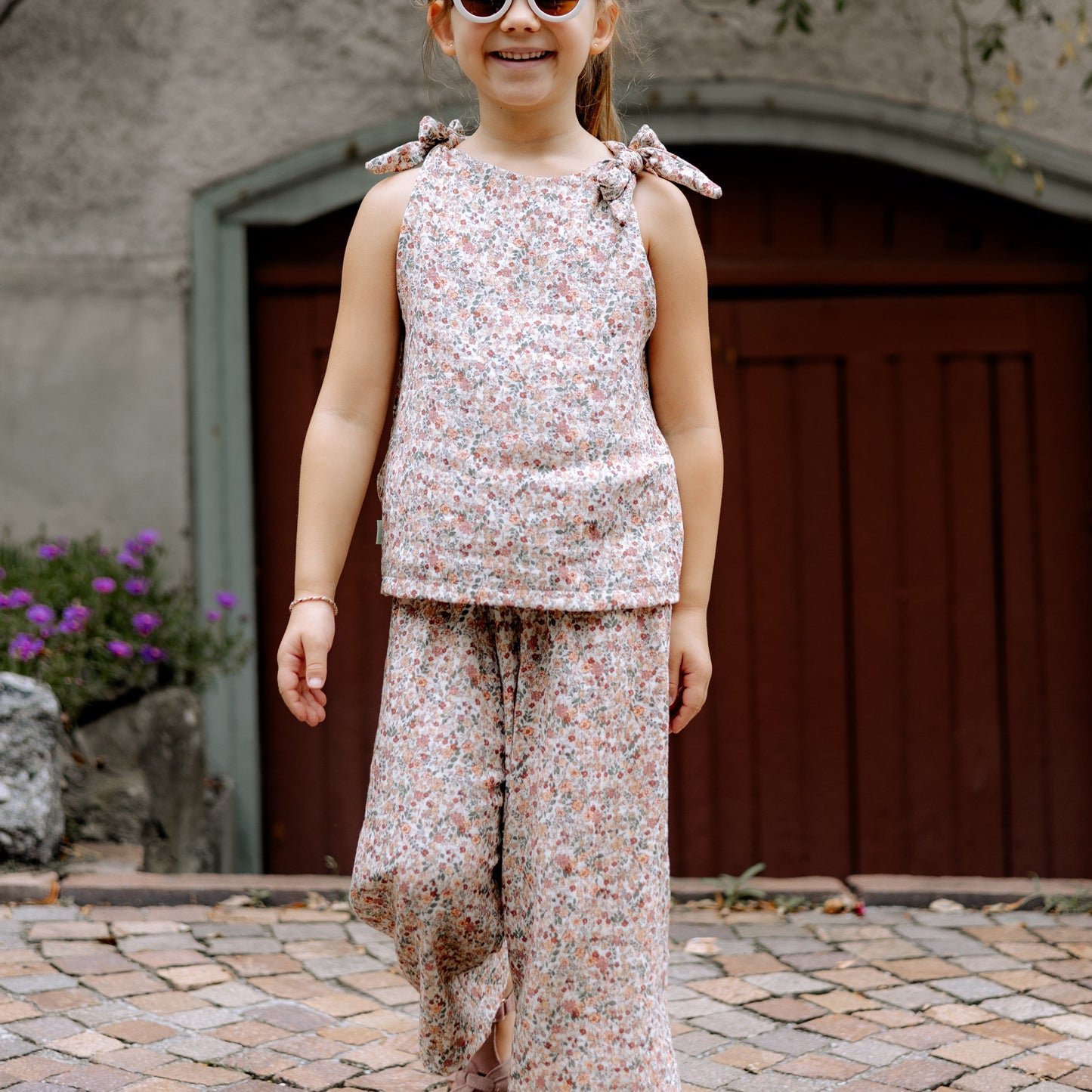 Set Sarah, Musselinblumen
