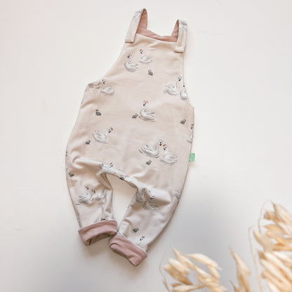 Wendbarer Baby-Latzhose aus Bio-Stoff - Schwan
